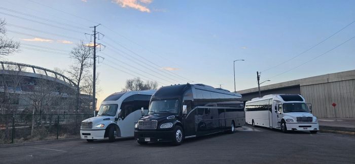Black limo coach – Denver limo service